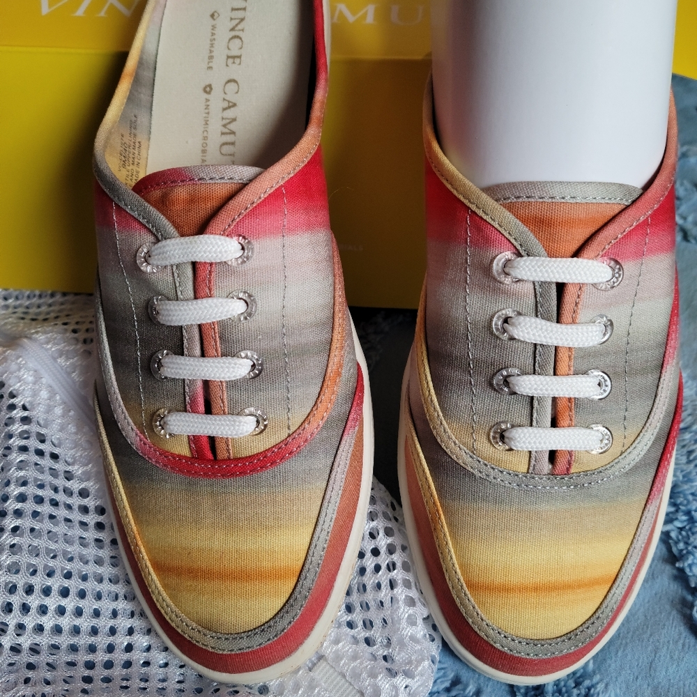 Vince Camuto canvas slipons